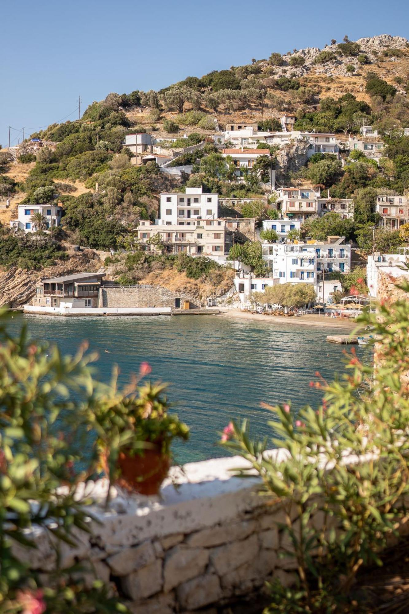 Agriolykos Pension Ágios Kírykos Exteriér fotografie